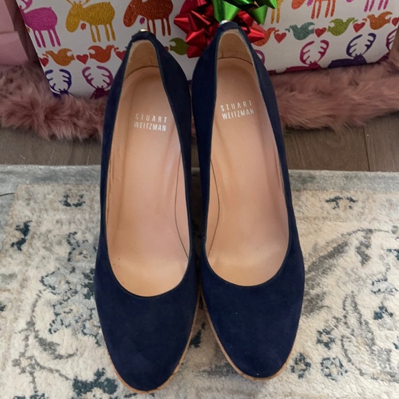 Mint Stuart Weitzmann Size 8.5 wedges